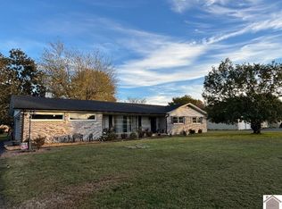 140 Charlotte Ann Dr, Paducah, KY 42001