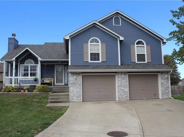 1116 Graystone Ct, Grain Valley, MO 64029