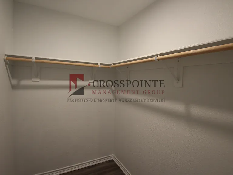 1927 Lindbergh Dr #301 — Photo 51