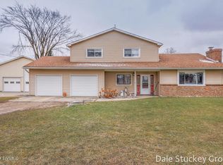 7660 Tischer Rd, Lake Odessa, MI 48849