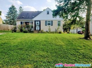 1212 Leland Rd E, Maplewood, MN 55109