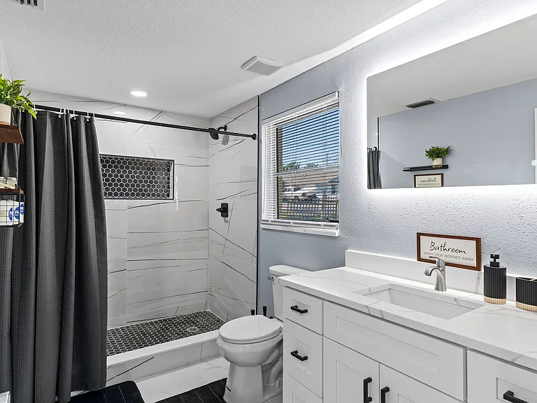 3102 E Knollwood St #B — Photo 18