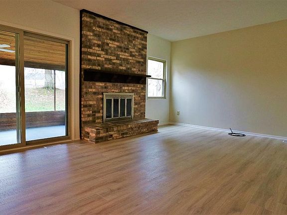 3rd image of 7656 Anderson Oaks Dr