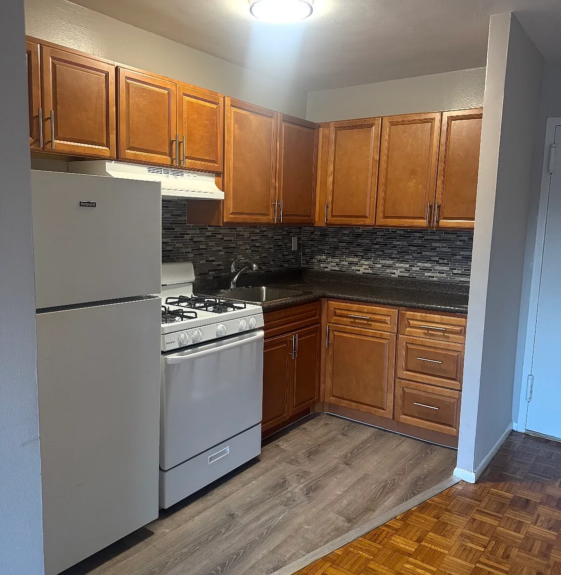 Studio, 500 sqft, $1,675 — Photo 2