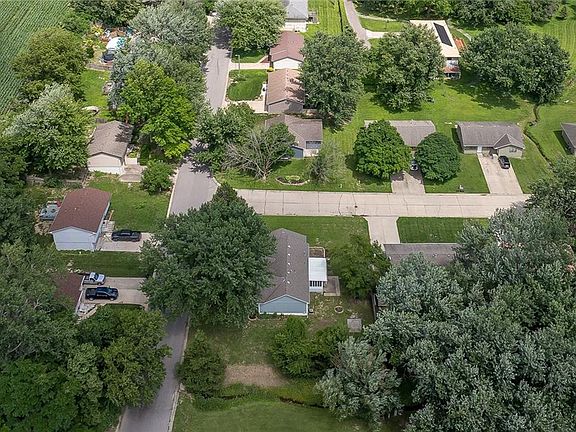 5th image of 2710 Roma Ln