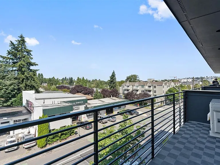 5810 Roosevelt Way NE #B — Photo 16