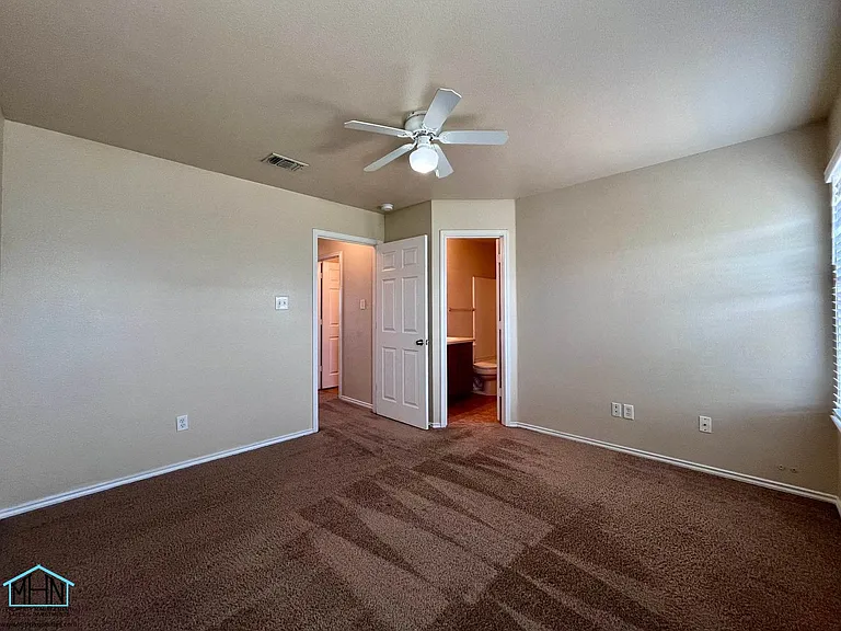 5807 Golf Bnd #1 — Photo 12