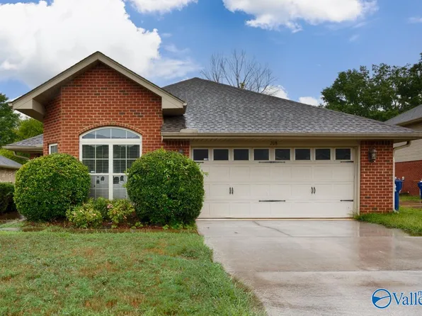 208 Village Springs Dr, Madison, AL 35756