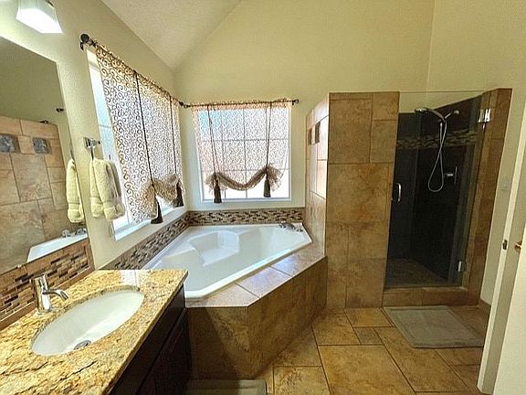 4th image of 8620 Glenridge Pl NW