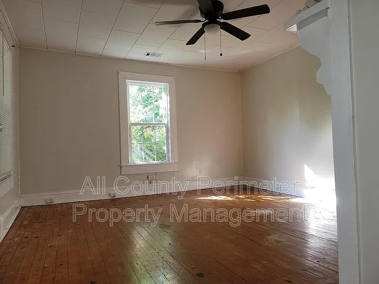 896 Dorothy St — Photo 5