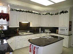 4th image of 302 Fieldcreek Dr