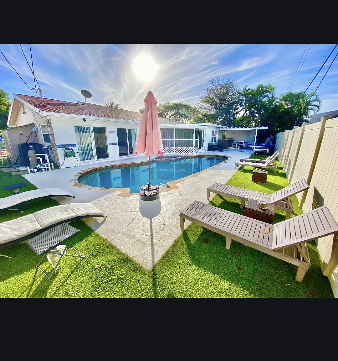 729 Heron Dr — Photo 2