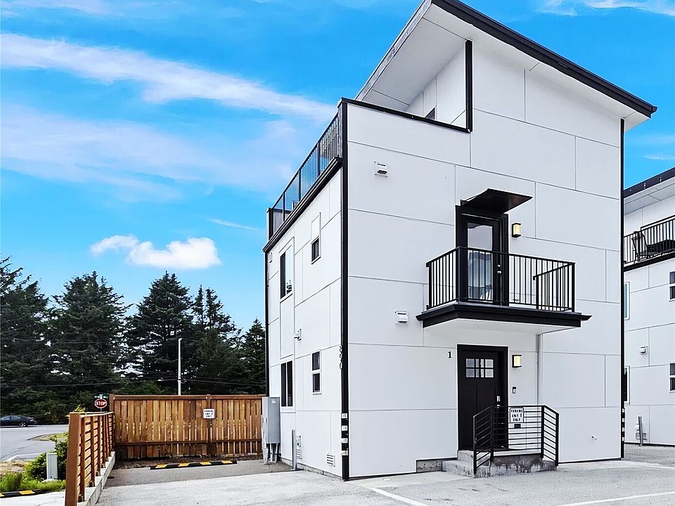 1st image of 890 Magellan Avenue #1
