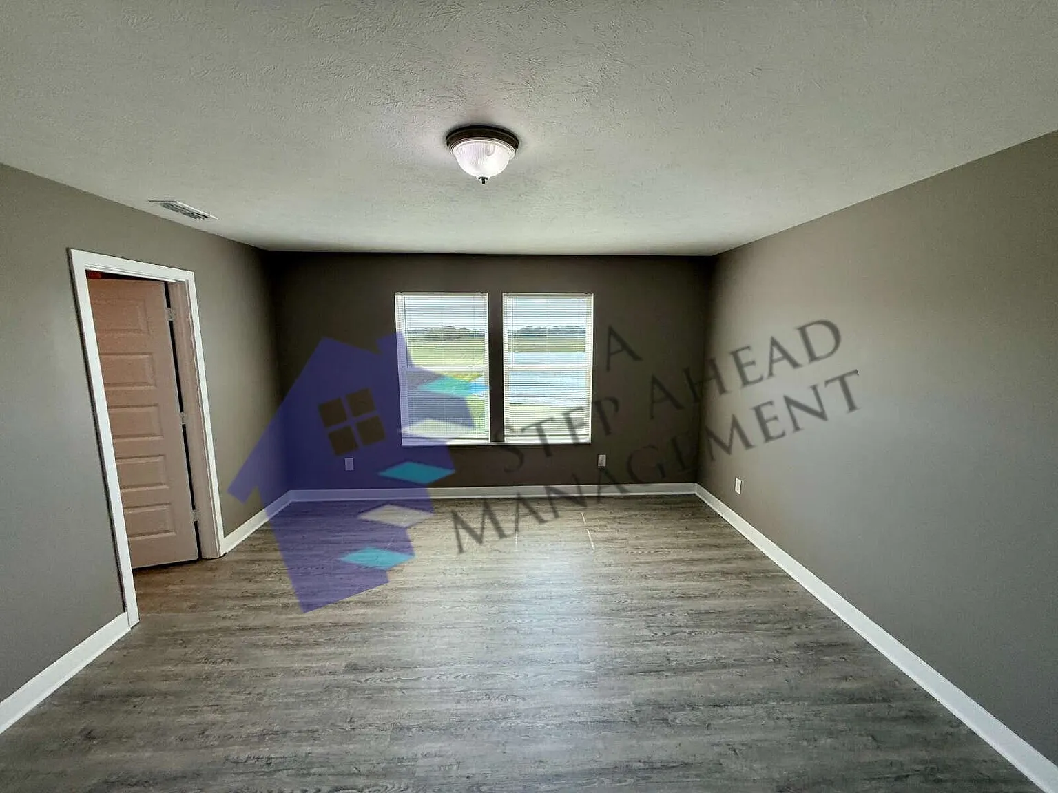 4725 W Safford Dr — Photo 2