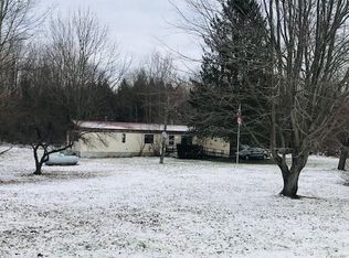 824 Baldwin Rd, Fulton, NY 13069