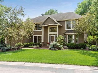 6714 Mulberry Cir W, Chanhassen, MN 55317