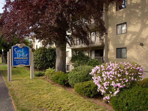 450 Stewart Ave Unit 314, Nanaimo, BC V9S 5E9