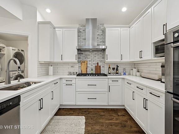3rd image of 140 Oakmont Dr