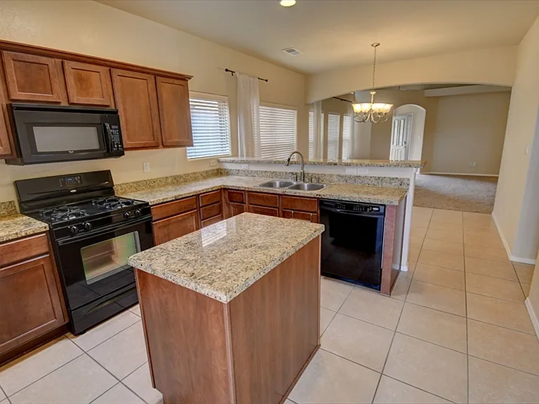 5512 Costa Uerde Rd NW — Photo 5