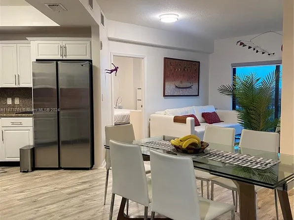 3590 Coral Way APT 812, Miami, FL 33145