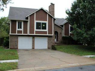 329 SE Bristol Dr, Lees Summit, MO 64063