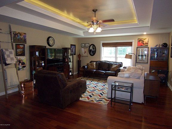 5th image of 137 Creekside Dr