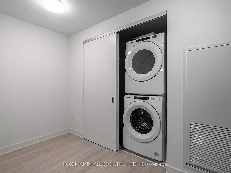 11 Yorkville Ave #802 — Photo 14