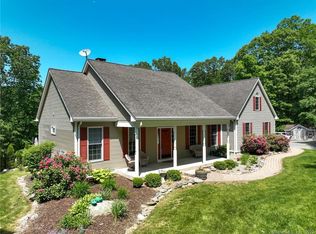 5 Stonewall Ln, Columbia, CT 06237