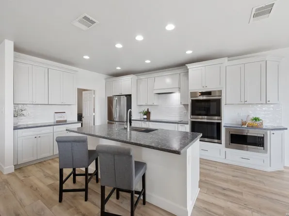 216 Springtree Cove, Cibolo, TX 78108