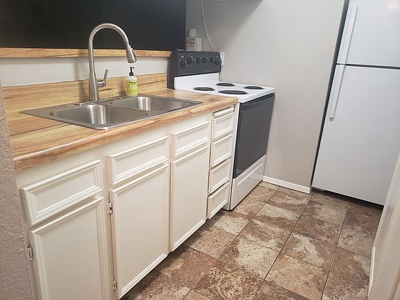 2nd image of 7508 Parkway Dr Unit 104