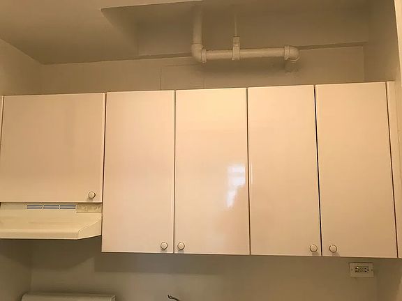 5th image of 150 E 39th St APT 901