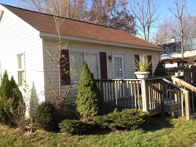22485 Tulane Ave — Photo 2