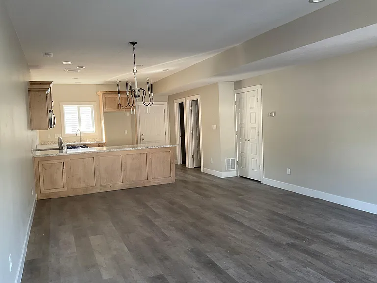 756 May St — Photo 6