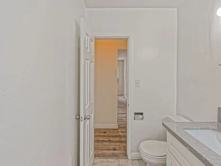 3655 Midvale Ave — Photo 14