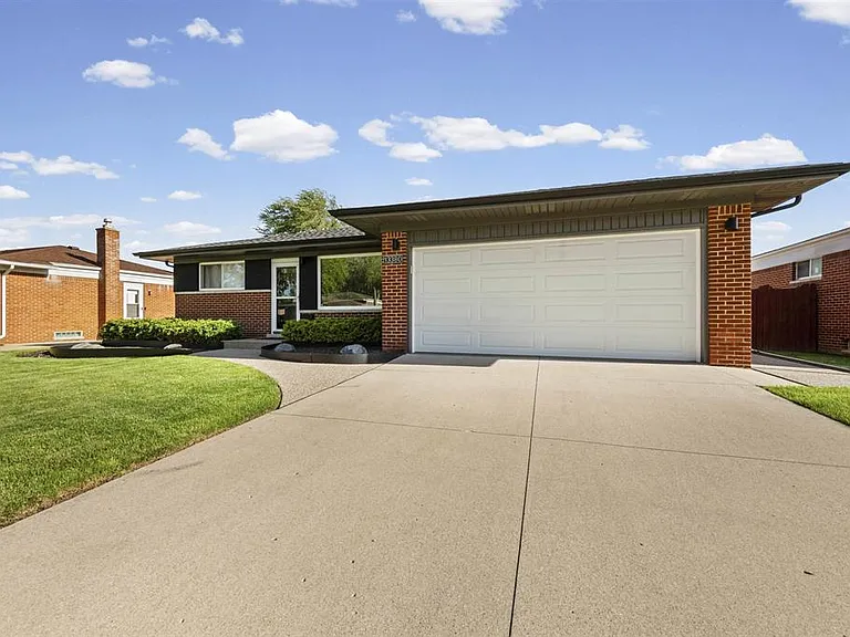 13380 Perry Cir — Photo 16