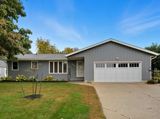212 S Sheakley Ave, New Hampton, IA 50659