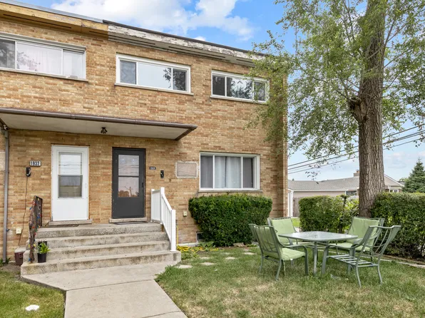 1928 S Chestnut St, Des Plaines, IL 60018
