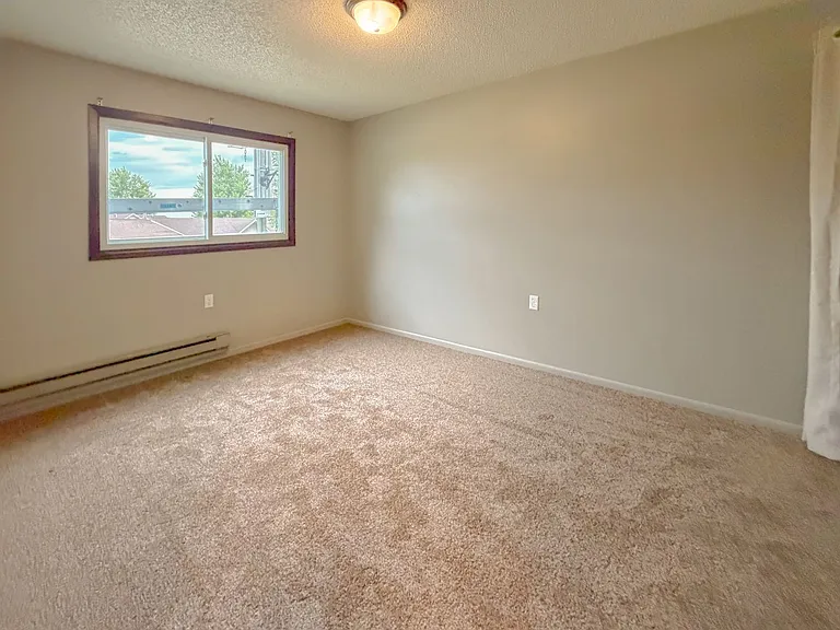 408 E Dawn St — Photo 16