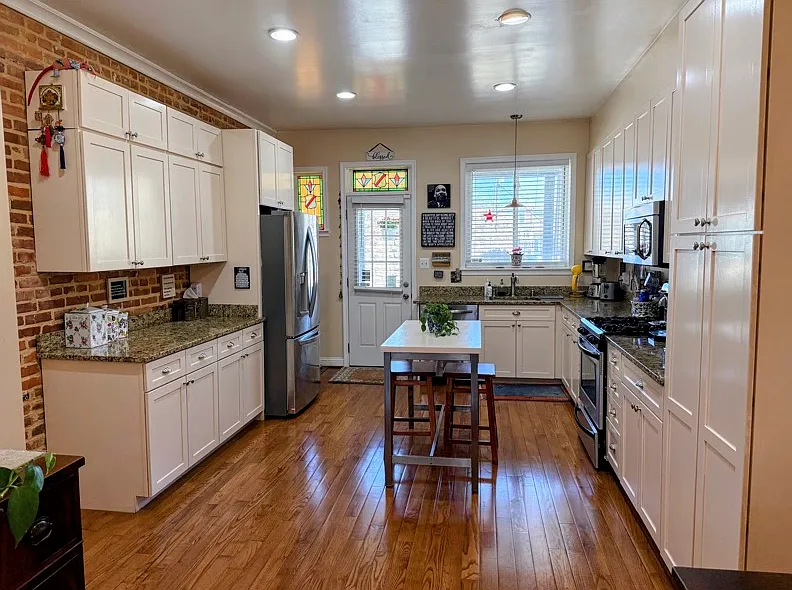 1 bed, $1,200 — Photo 2