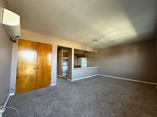 2704 Pine St #2 Photo 1
