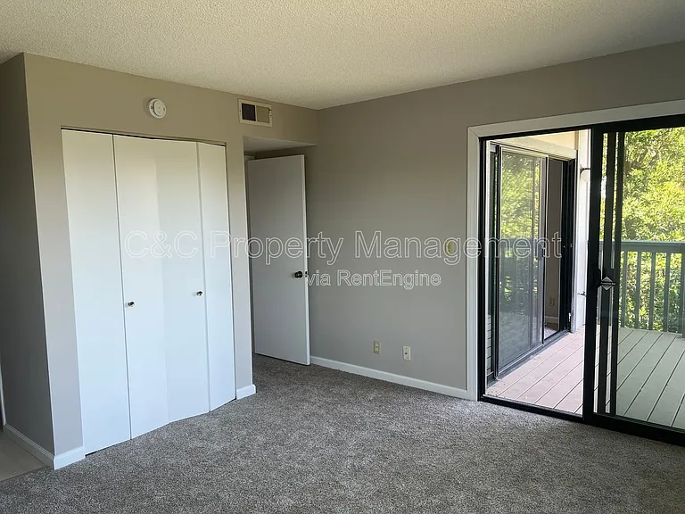 1538 Ashwood Dr — Photo 8
