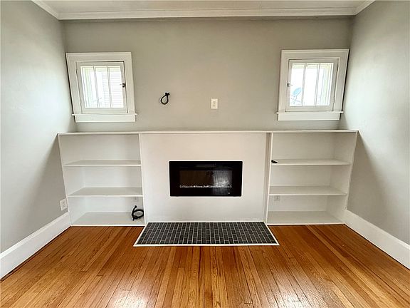 5th image of 228 E Sheridan Ave