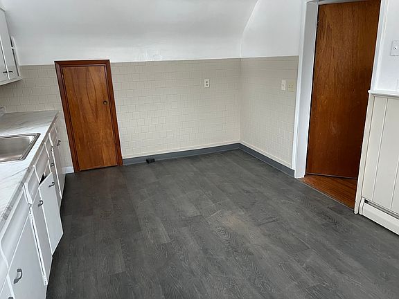 3rd image of 10630 Boyd Dr