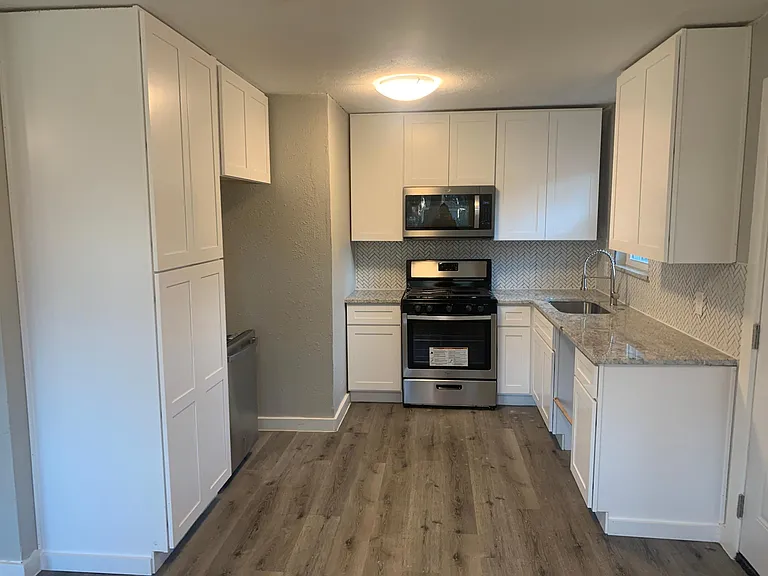 10004 Olmos Dr — Photo 9