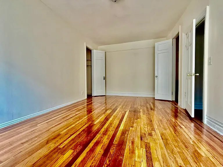 1402 W 4th St #D16 — Photo 4