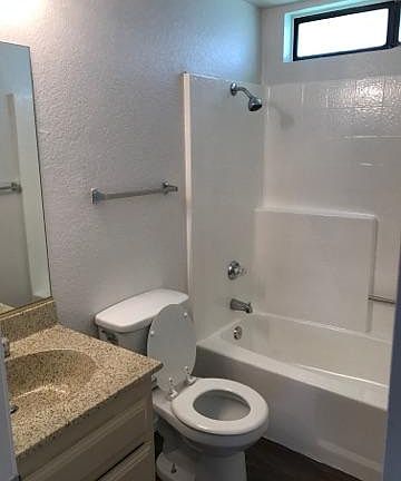 5th image of 13407 Ivy Ave APT A