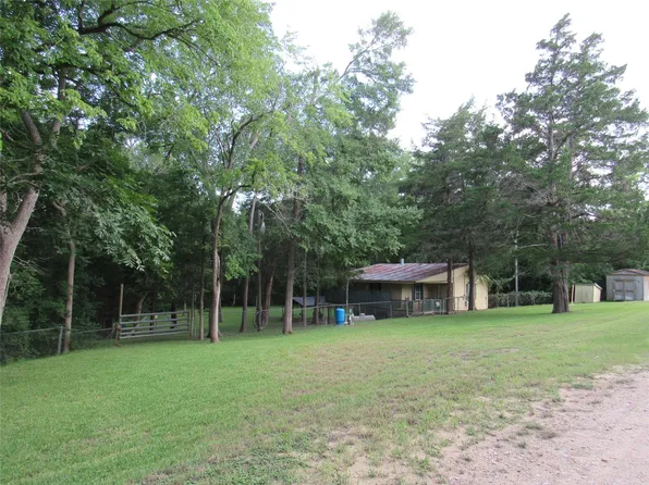 9491 Rocky Rd, Bellville, TX 77418