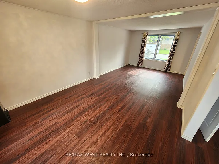 10658 Atwater Cres — Photo 14