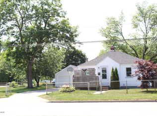 2317 W Sherman Blvd, Norton Shores, MI