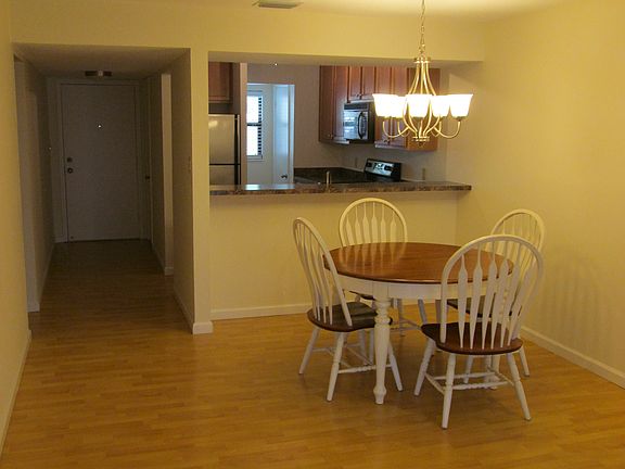 5th image of 3082 Plaza Terrace Dr #14